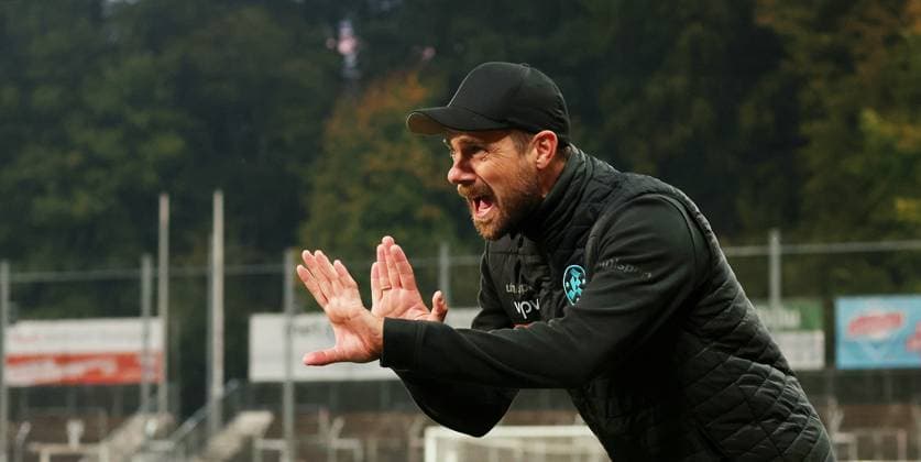 30.09.2025, Deutschland, Stuttgart, Fussball Regionalliga Südwest, SV Stuttgarter Kickers vs. SGV Freiberg, Kickers Trainer Marco Wildersinn