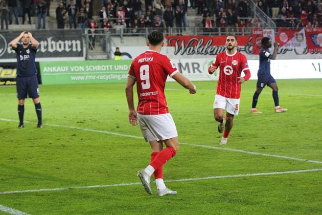 30.09.2025 xmgoodx Offenbach am Main, Sparda-Bank-Hessen Stadion - Stadion Bieberer Berg Regionalliga Saison 2025 2026 Kickers Offenbach (OFC) - SG Barockstadt Fulda-Lehnerz Torjubel nach dem Tor zum 1:0 durch Valdrin Mustafa (9, OFC)