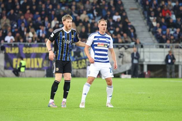 30.09.2025, xrekx, Fussball 3.Liga, 1.FC Saarbruecken - MSV Duisburg v.l. Joel Bichsel (1.FC Saarbruecken) Florian Krüger Krueger (MSV Duisburg) (DFL DFB REGULATIONS PROHIBIT ANY USE OF PHOTOGRAPHS as IMAGE SEQUENCES and or QUASI-VIDEO) Saarbruecken