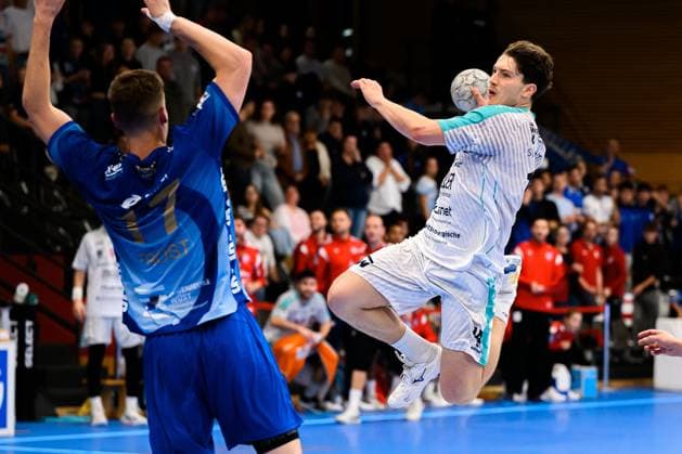 Grosswallstadt: 2.HBL - 25 26 - TV Grosswallstadt - SG BBM Bietigheim v.li. Sebastian Trost (TV Grosswallstadt), Fynn Nicolaus (Bietigheim) Elsenfeld Untermainhalle Bayern Deutschland