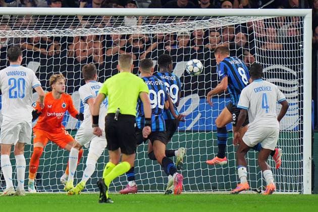 Atalanta s Mario Pasalic cscores 2-1 during the Uefa Champions League soccer match between Atalanta and Club Brugge at the New Balance Stadium in Bergamo , north Italy - Tuesday, September 30 , 2025. - Soccer .  Copyright: xSpada LaPressex