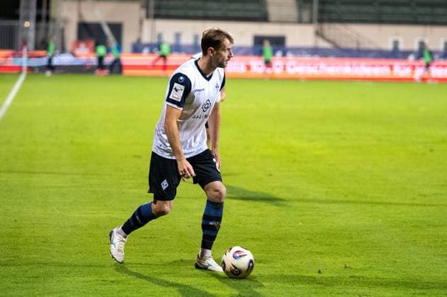 Deutschland: Fussball 3. Liga, 9. Spieltag 2025 2026, TSV Havelse-Waldhof Mannheim am 30.09. in Hannover (Eilenriede-Stadion): Lukas Klünter (Waldhof Mannheim 24) Copyright: xSvenxHeidmannx