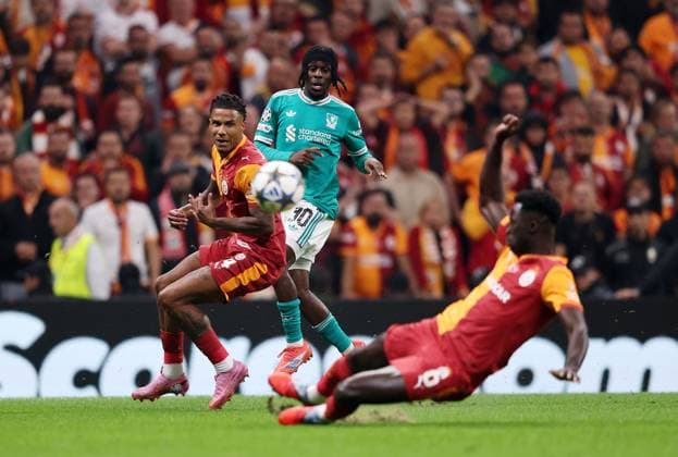 Jeremie Frimpong of Liverpool passes the ball Galatasaray v Liverpool, UEFA Champions League, Group Stage, Football, RAMS Park, Istanbul, Turkey - 30 Sep 2025Istanbul RAMS Park Turkey EDITORIAL USE ONLY No use with unauthorised audio, video, data, fixture lists, club league logos or live services. Online in-match use limited to 120 images, no video emulation. No use in betting, games or single club league player publications. Copyright: xRaddadxJebarah Shutterstockx 15504034af