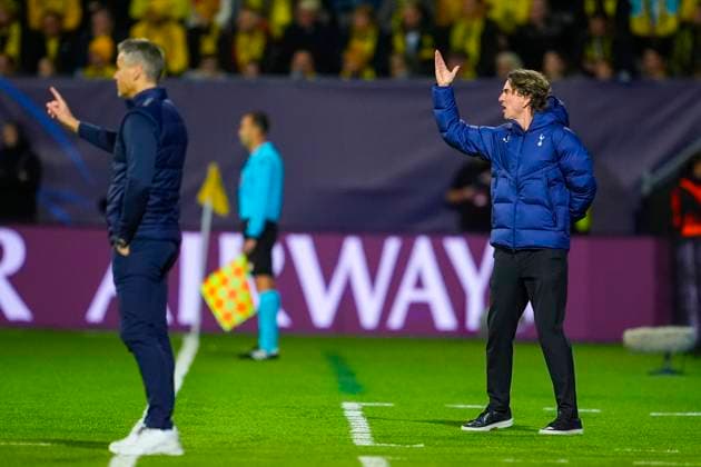 UEFA Champions League 2025 2026 Bodo Glimt Tottenham Bodo 20250930 Bodo Glimt s coach Kjetil Knutsen left and Tottenham s coach Thomas Frank in The Champions League match between Bodo Glimt and Tottenham at Aspmyra Stadium Photo Lise Aserud NTB Bodo Norway EDITORIAL USE ONLY RESTRICTED USE FOR BETTING COMPANIES  Copyright: xLisexAserudx xNTBx