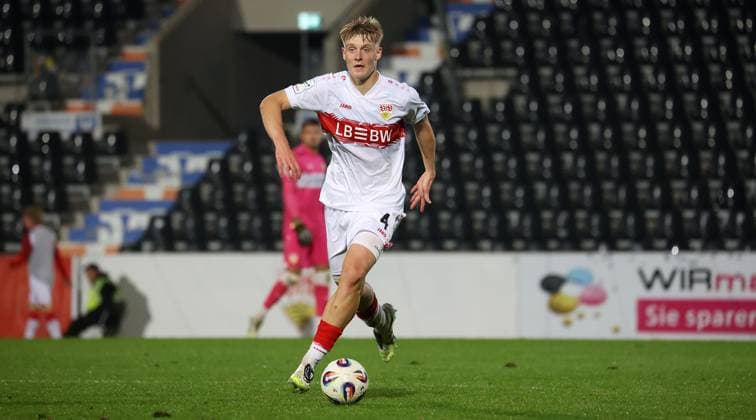 BAU 30.09.2025 Aspach Fußball VfB Stuttgart II vs. SV Wehen Wiesbaden, Maximilian Herwerth (VfB II)