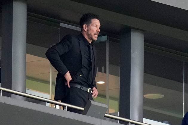 30.09.2025, xjhx, Fussball UEFA Champions League, Atletico Madrid - Eintracht Frankfurt v.l. Trainer Diego Simeone (Atletico Madrid) (UEFA REGULATIONS PROHIBIT ANY USE OF PHOTOGRAPHS as IMAGE SEQUENCES and or QUASI-VIDEO) Madrid