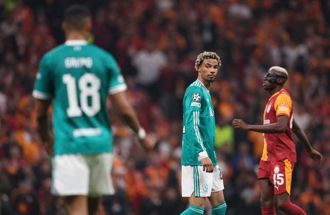 Hugo Ekitike of Liverpool looks on Galatasaray v Liverpool, UEFA Champions League, Group Stage, Football, RAMS Park, Istanbul, Turkey - 30 Sep 2025Istanbul RAMS Park Turkey EDITORIAL USE ONLY No use with unauthorised audio, video, data, fixture lists, club league logos or live services. Online in-match use limited to 120 images, no video emulation. No use in betting, games or single club league player publications. Copyright: xRaddadxJebarah Shutterstockx 15504034as