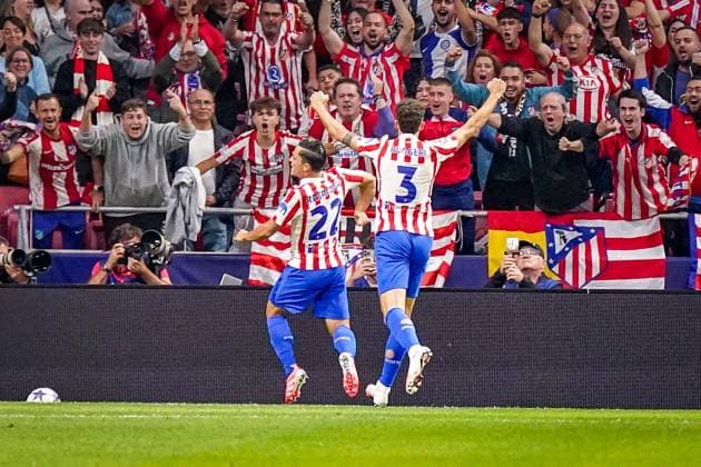 UEFA Champions League 2025 26, 2. Spieltag - Atletico Madrid vs Eintracht Frankfurt - Riyadh Air Metropolitano (Madrid, Spanien): Tor und Torjubel zum 1:0 durch Giacomo Raspadori (Atletico Madrid, 22) Freude, Emotionen, Jubel bei den Fans. Copyright: xJOERANxSTEINSIEKx