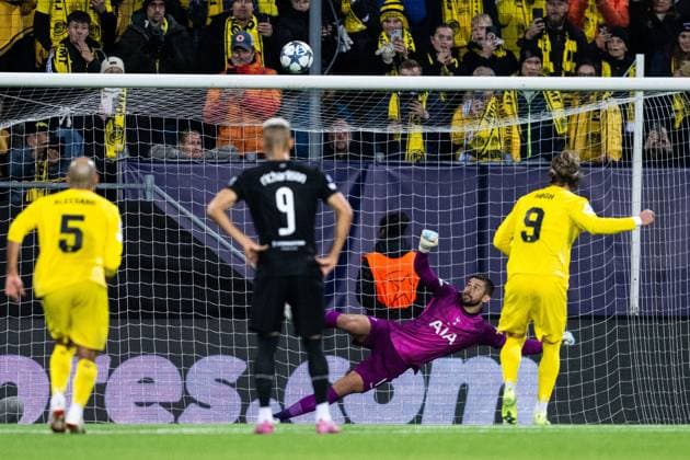 250930 Kasper Hogh of Bodo Glimt misses penalty on goalkeeper Guglielmo Vicario of Tottenham Hotspur during the UEFA Champions League football match between Bodo Glimt and Tottenham on September 30, 2025 in Bodo. Photo: Marius Simensen BILDBYRAN COP 238 MM0044 bbeng football fotball fotboll soccer uefa champions league mesterligaen bodo glimt tottenham hotspur spurs Copyright: MARIUSxSIMENSEN BB250930BB928