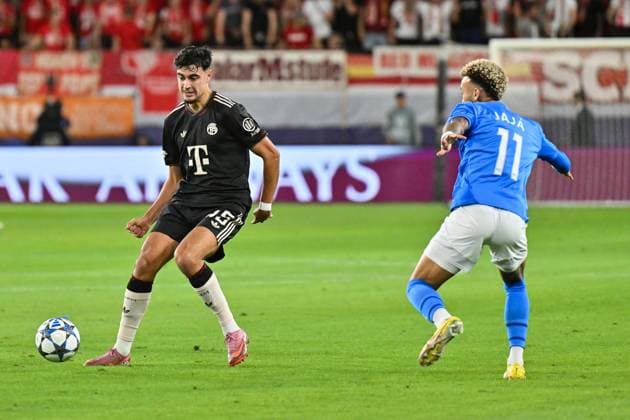 UEFA Champions League; Paphos FC - FC Bayern München; 30.09.2025 im Duell Aleksandar PAVLOVIC (FC Bayern Muenchen 45) und JAJA (Paphos FC 11) Zweikampf UEFA Champions League: Paphos FC - FC Bayern München; Alphamega Stadium am 30.09.2025 Copyright: xBEAUTIFULxSPORTS Goldbergx