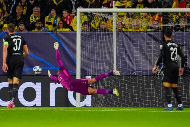 UEFA Champions League 2025 2026 Bodo Glimt Tottenham Bodo 20250930 Tottenham s goalkeeper Guglielmo Vicario during the Champions League match between Bodo Glimt and Tottenham at Aspmyra Stadium Photo Lise Aserud NTB Bodo Norway EDITORIAL USE ONLY RESTRICTED USE FOR BETTING COMPANIES  Copyright: xLisexAserudx xNTBx