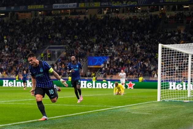 Inter Milan™s Lautaro Martinez celebrates after scoring the 1-0 goal for his team during the Uefa Champions League soccer match, between Inter and Salvia Prague at the San Siro Stadium in Milan, Italy - League phase Matchday 2 - September 30, 2025. - Soccer  Copyright: xFabioxFerrari LaPressex