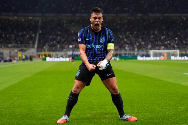 Inter Milan™s Lautaro Martinez celebrates after scoring the 1-0 goal for his team during the Uefa Champions League soccer match, between Inter and Salvia Prague at the San Siro Stadium in Milan, Italy - League phase Matchday 2 - September 30, 2025. - Soccer  Copyright: xFabioxFerrari LaPressex