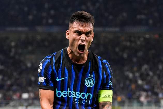 Inter Milan™s Lautaro Martinez celebrates after scoring the 1-0 goal for his team during the Uefa Champions League soccer match, between Inter and Salvia Prague at the San Siro Stadium in Milan, Italy - League phase Matchday 2 - September 30, 2025. - Soccer  Copyright: xFabioxFerrari LaPressex