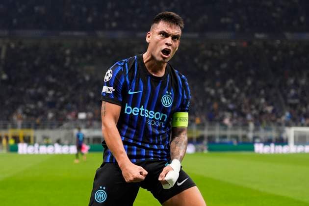 Inter Milan™s Lautaro Martinez celebrates after scoring the 1-0 goal for his team during the Uefa Champions League soccer match, between Inter and Salvia Prague at the San Siro Stadium in Milan, Italy - League phase Matchday 2 - September 30, 2025. - Soccer  Copyright: xFabioxFerrari LaPressex