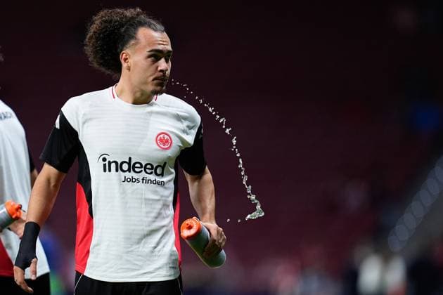 September 30, 2025, Madrid, Madrid, Spain: Arthur Theate of Eintracht Frankfurt looks on during the UEFA Champions League 2025 26 League Phase MD2 match between Atletico de Madrid and Eintracht Frankfurt at Riyadh Air Metropolitano on September 30, 2025, in Madrid, Spain. Madrid Spain - ZUMAa181 20250930_zaa_a181_178 Copyright: xDennisxAgyemanx