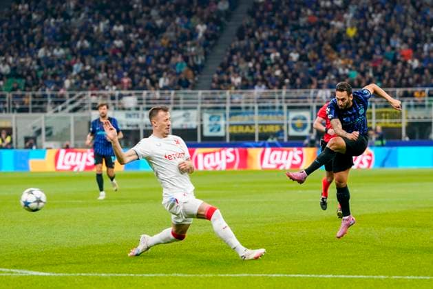 30 09 2025, Milan, Stadio Meazza, UEFA Champions League: Inter - Slavia Praga, Hakan Calhanoflu of Inter in action Milan Stadio Meazza Lombardy Italy Copyright: xJustPictures.ch JarixPestelaccix jp-en-JaPe-JP4_JAR_Inter_Praha_30Sept2025_0075