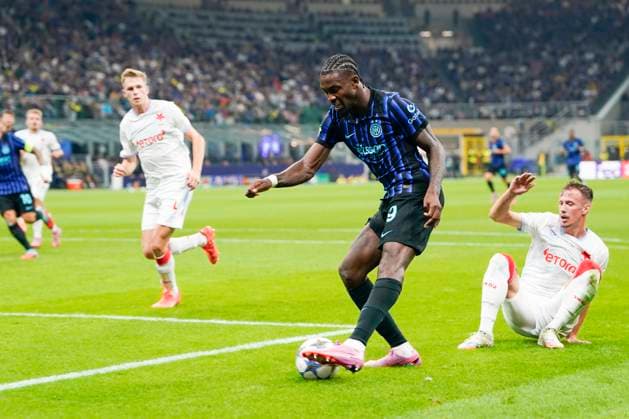 30 09 2025, Milan, Stadio Meazza, UEFA Champions League: Inter - Slavia Praga, Marcus Thuram of Inter in action Milan Stadio Meazza Lombardy Italy Copyright: xJustPictures.ch JarixPestelaccix jp-en-JaPe-JP4_JAR_Inter_Praha_30Sept2025_0141