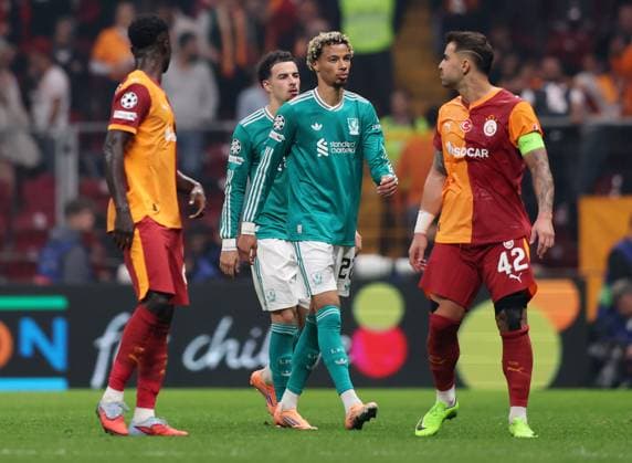 Hugo Ekitike of Liverpool shows their frustration at the end of the first half Galatasaray v Liverpool, UEFA Champions League, Group Stage, Football, RAMS Park, Istanbul, Turkey - 30 Sep 2025Istanbul RAMS Park Turkey EDITORIAL USE ONLY No use with unauthorised audio, video, data, fixture lists, club league logos or live services. Online in-match use limited to 120 images, no video emulation. No use in betting, games or single club league player publications. Copyright: xRaddadxJebarah Shutterstockx 15504034bf