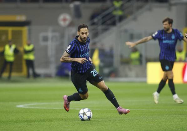 CALCIO - UEFA Champions League - Inter - FC Internazionale vs SK Slavia Praha Hakan Calhanoglu of FC Inter during the Uefa Champions League 2025-2026 season, football match between FC Internazionale and SK Slavia Praha on 30 September 2025, at San Siro Stadium, Milan, Italy Photo Nderim Kaceli Milan Italy  Copyright: xIPAxSport ABACAx