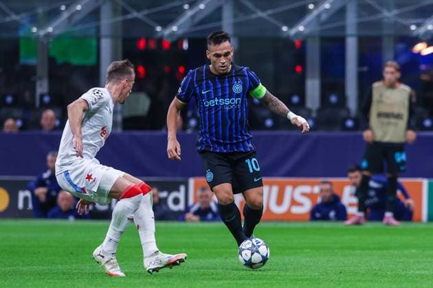 FC Internazionale vs SK Slavia Praha - UEFA Champions League 2025 26 League Phase - Matchday2 - 30 09 2025 Lautaro Martinez of FC Internazionale seen in action during UEFA Champions League 2025 26 League Phase - Matchday2 football match between FC Internazionale and SK Slavia Praha at San Siro Stadium Copyright: xBEAUTIFULxSPORTS Carabellix