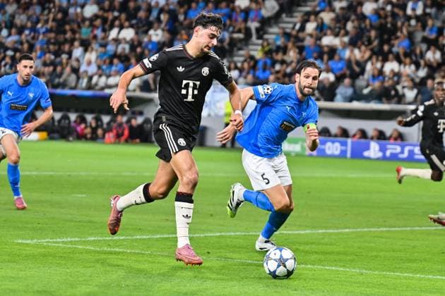 UEFA Champions League; Paphos FC - FC Bayern München; 30.09.2025 im Duell Aleksandar PAVLOVIC (FC Bayern Muenchen 45) und David GOLDAR (Paphos FC 5) Zweikampf UEFA Champions League: Paphos FC - FC Bayern München; Alphamega Stadium am 30.09.2025 Copyright: xBEAUTIFULxSPORTS Goldbergx