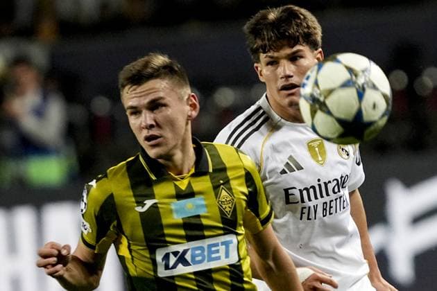 Kairat Almaty v Real Madrid - UEFA Champions League ALMATY, KAZAKHSTAN - SEPTEMBER 30: Real Madrid’s Fran Garcia (20) battles for the ball with Kairat Almaty Aleksandr Mrynskiy (24) during the UEFA Champions League group stage match between Kairat Almaty and Real Madrid at Almaty Ortalyk Stadion in Almaty, Kazakhstan on September 30, 2025. Turar Kazangapov Anadolu Almaty Kazakhstan. Editorial use only. Please get in touch for any other usage.  Copyright: x2025xAnadoluxTurarxKazangapovx