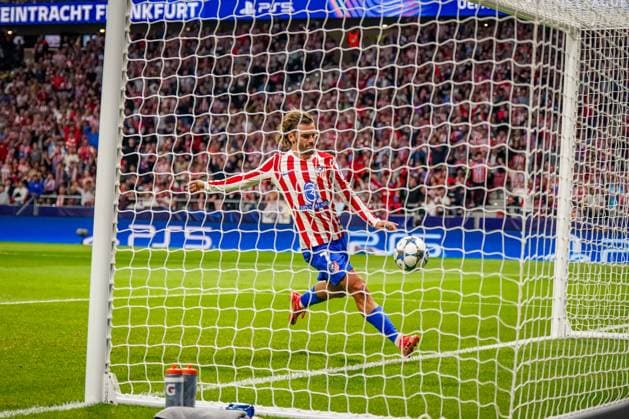 UEFA Champions League 2025 26, 2. Spieltag - Atletico Madrid vs Eintracht Frankfurt - Riyadh Air Metropolitano (Madrid, Spanien): Tor und zum 4:1 durch Antoine Griezmann (Atletico Madrid, 7) allerdings wurde der Treffer von Schiedsrichter Slavko Vincic (Slowenien) annulliert. Copyright: xJOERANxSTEINSIEKx