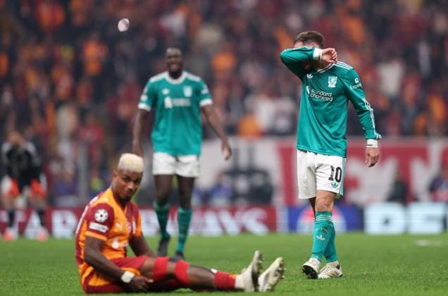 Alexis Mac Allister of Liverpool shows their frustration at full time Galatasaray v Liverpool, UEFA Champions League, Group Stage, Football, RAMS Park, Istanbul, Turkey - 30 Sep 2025Istanbul RAMS Park Turkey EDITORIAL USE ONLY No use with unauthorised audio, video, data, fixture lists, club league logos or live services. Online in-match use limited to 120 images, no video emulation. No use in betting, games or single club league player publications. Copyright: xRaddadxJebarah Shutterstockx 15504034ct