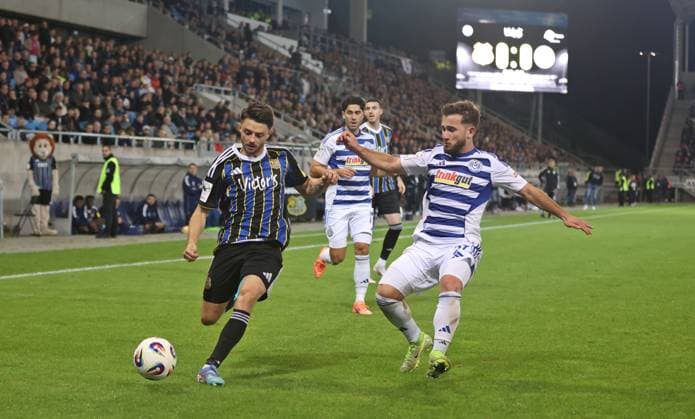 30.09.2025, Fussball, Herren, 3. Liga, Saison 2025 2026, 1. FC Saarbrücken - MSV Duisburg, Maurice Multhaup (1. FC Saarbruecken) Can Coskun (MSV Duisburg) Saarbrücken Ludwigsparkstadion Saarland Deutschland (DE) Copyright: xFabianxKleerx