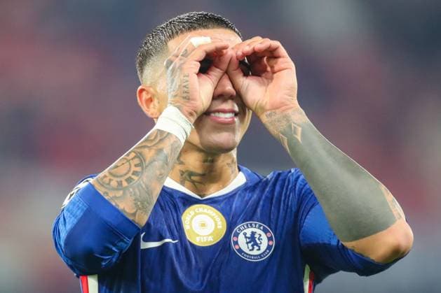 Enzo Fernandez of Chelsea is seen playfully making binoculars with his hands Chelsea FC v SL Benfica, Football, UEFA Champions League - League Stage, Stamford Bridge, London, UK, 30 09 25 Editorial use only  Copyright: xAnthonyxHanc Shutterstockx 15511739ay