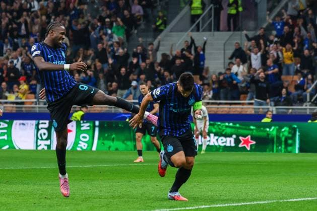 CALCIO - UEFA Champions League - Inter - FC Internazionale vs SK Slavia Praha Lautaro Martinez of FC Internazionale celebrates after scoring a goal with Marcus Thuram of FC Internazionale during UEFA Champions League 2025 26 League Phase - Matchday2 football match between FC Internazionale and SK Slavia Praha at San Siro Stadium Milan Italy  Copyright: xIPAxSport ABACAx