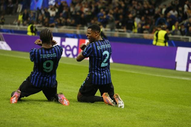 CALCIO - UEFA Champions League - Inter - FC Internazionale vs SK Slavia Praha Denzel Dumfries of FC Inter celebrating after a goal with Marcus Thuram of FC Inter during the Uefa Champions League 2025-2026 season, football match between FC Internazionale and SK Slavia Praha on 30 September 2025, at San Siro Stadium, Milan, Italy Photo Nderim Kaceli Milan Italy  Copyright: xIPAxSport ABACAx