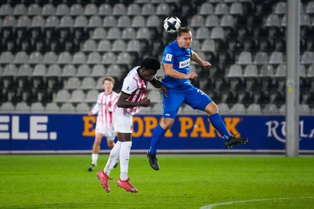 Deutschland, Fußball, Regionalliga Südwest, Saison 2025 2026, 10. Spieltag SC Freiburg II vs. TSG Balingen Dreisamstadion (Freiburg): Ivo Colic (TSG Balingen ,31) Bismark Adomah (SC Freiburg II, 41) Simon Klostermann (TSG Balingen ,33) Freiburg Dreisamstadion Baden-Württemberg Deutschland Copyright: xFINLEYxMÖRCHx