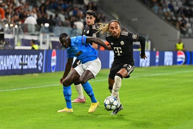 UEFA Champions League; Paphos FC - FC Bayern München; 30.09.2025 im Duell Aleksandar PAVLOVIC (FC Bayern Muenchen 45), Ken SEMA (Paphos FC 12) und Sascha BOEY (FC Bayern Muenchen 23) Zweikampf UEFA Champions League: Paphos FC - FC Bayern München; Alphamega Stadium am 30.09.2025 Copyright: xBEAUTIFULxSPORTS Goldbergx