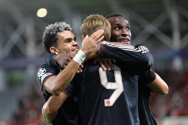 Cyprus Champions League Soccer Bayern s Harry Kane, in the center, celebrates with teammates his side s fourth goal during the Champions League opening phase soccer match between Pafos FC and FC Bayern Munich at Alphamega stadium in Limassol, Cyprus, Tuesday, Sept. 30, 2025. Limassol Cyprus  Copyright: xDanilxShamkinx originalFilename:shamkin-notitle250930_npKHI.jpg