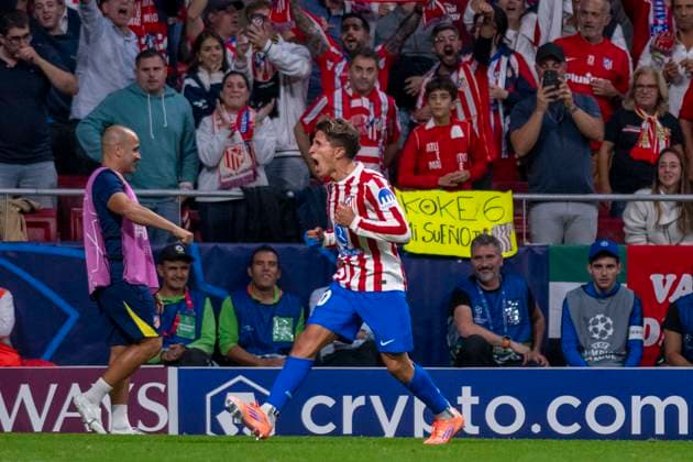 October 1, 2025, Madrid, Madrid, Spain: GIULIANO SIMEONE of ATLETICO DE MADRID celebrates a goal during the UEFA Champions League soccer match.ATLETICO DE MADRID - EINTRACHT FRANKFURT, held on September 30, 2025, at the Riad Air Metropolitano, Madrid, Spain. Madrid Spain - ZUMAc312 20251001_zsp_c312_118 Copyright: xOscarxManuelxSanchezx