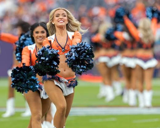September 30, 2025, Denver, Colorado, USA: The Broncos Cheerleaders entertain the crowd before the start of the 1st. Half at Empower Field at Mile High Monday night. Broncos beat the Bengals 28-3. Denver USA - ZUMAav4_ 20250930_zaf_av4_039 Copyright: xHectorxAcevedox