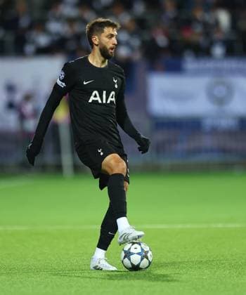 Rodrigo Bentancur of Tottenham Hotspur FK Bodo Glimt v Tottenham Hotspur, UEFA Champions League, Group Stage, Football, Aspmyra Stadion, Bodo, Norway - 30 Sep 2025Bodo Aspmyra Stadion Norway EDITORIAL USE ONLY No use with unauthorised audio, video, data, fixture lists, club league logos or live services. Online in-match use limited to 120 images, no video emulation. No use in betting, games or single club league player publications. Copyright: xMichaelxZemanek Shutterstockx 15504026bn