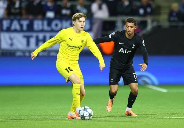Brennan Johnson of Tottenham Hotspur and Jens Petter Hauge of Bodo Glimt FK Bodo Glimt v Tottenham Hotspur, UEFA Champions League, Group Stage, Football, Aspmyra Stadion, Bodo, Norway - 30 Sep 2025Bodo Aspmyra Stadion Norway EDITORIAL USE ONLY No use with unauthorised audio, video, data, fixture lists, club league logos or live services. Online in-match use limited to 120 images, no video emulation. No use in betting, games or single club league player publications. Copyright: xMichaelxZemanek Shutterstockx 15504026bo