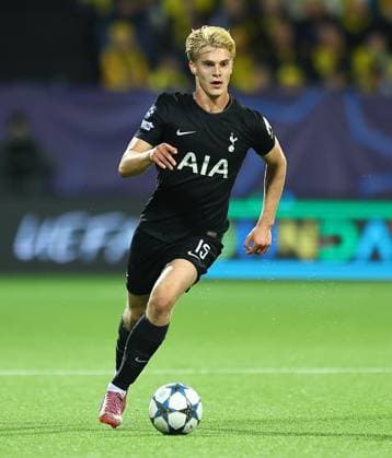 Lucas Bergvall of Tottenham Hotspur FK Bodo Glimt v Tottenham Hotspur, UEFA Champions League, Group Stage, Football, Aspmyra Stadion, Bodo, Norway - 30 Sep 2025Bodo Aspmyra Stadion Norway EDITORIAL USE ONLY No use with unauthorised audio, video, data, fixture lists, club league logos or live services. Online in-match use limited to 120 images, no video emulation. No use in betting, games or single club league player publications. Copyright: xMichaelxZemanek Shutterstockx 15504026bs