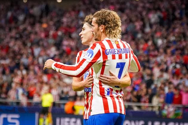 UEFA Champions League 2025 26, 2. Spieltag - Atletico Madrid vs Eintracht Frankfurt - Riyadh Air Metropolitano (Madrid, Spanien): Antoine Griezmann (Atletico Madrid, 7) mit Julian Ãlvarez Julian Alvarez (Atletico Madrid, 19) Freude, Emotionen, Jubel Copyright: xJOERANxSTEINSIEKx