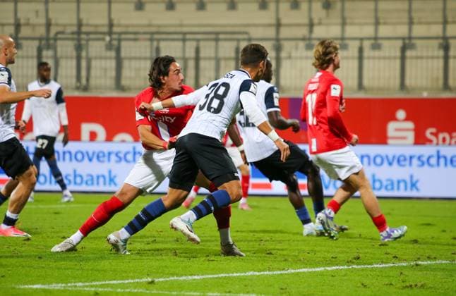 Deutschland: Fussball 3.Liga 2025 26, 9. Spieltag - TSV Havelse vs Waldhof Mannheim - Eilenriedestadion Stadion (Hannover): Masca (Waldhof Mannheim, 38) Hannover Copyright: xAymanxAlahmedx
