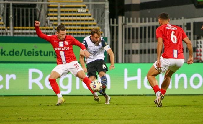 Deutschland: Fussball 3.Liga 2025 26, 9. Spieltag - TSV Havelse vs Waldhof Mannheim - Eilenriedestadion Stadion (Hannover): Lukas Klünter Lukas Klunter (Waldhof Mannheim, 24) Hannover Copyright: xAymanxAlahmedx