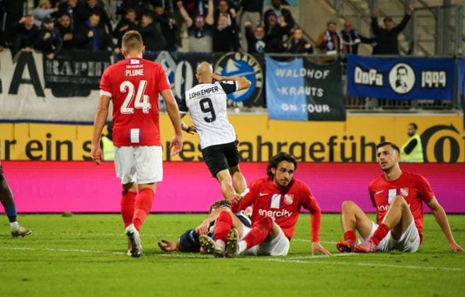 Deutschland: Fussball 3.Liga 2025 26, 9. Spieltag - TSV Havelse vs Waldhof Mannheim - Eilenriedestadion Stadion (Hannover): Felix Lohkemper (Waldhof Mannheim, 9) Masca (Waldhof Mannheim, 38) Hannover Copyright: xAymanxAlahmedx