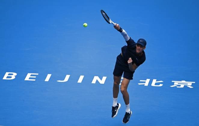 (251001) -- BEIJING, Oct. 1, 2025 -- Jannik Sinner serves during the men s singles final match between Jannik Sinner of Italy and Learner Tien of the United States at 2025 China Open tennis tournament in Beijing, China, Oct. 1, 2025. ) (SP)CHINA-BEIJING-TENNIS-CHINA OPEN-MEN S SINGLES-FINAL(CN) HuxJingwen 