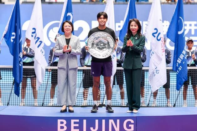 BEIJING, CHINA - OCTOBER 01: Runner-up Learner Tien of the United States poses with trophy after the Men s Singles Final match on day 10 of the 2025 China Open at the National Tennis Center on October 1, 2025 in Beijing, China.  Copyright: xVCGx 111594391062