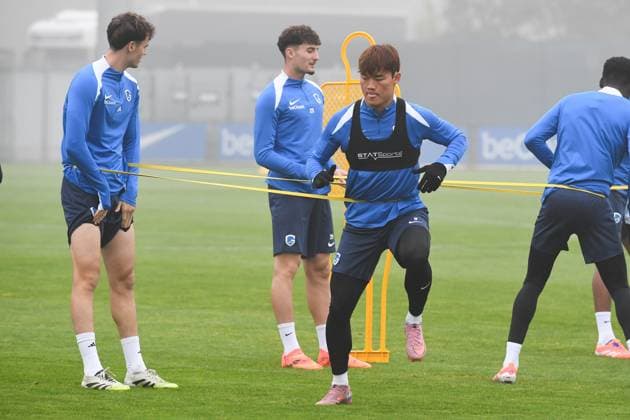 Genk s Nikolas Sattlberger and Genk s Hyeon-Gyu Oh pictured during a training session of Belgian soccer team KRC Genk, on Wednesday 01 October 2025, in Genk. The team will play the Hungarian Ferencvarosi TC on Thursday, the second game (out of 8) in the league phase of the UEFA Europa League competition. JILLxDELSAUX  x135801132x