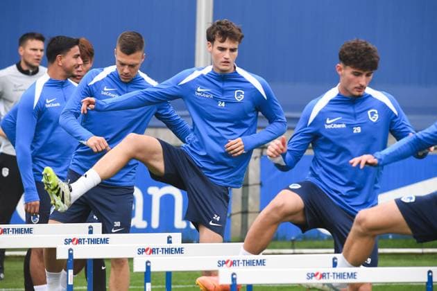 Genk s Daan Heymans, Genk s Nikolas Sattlberger and Genk s Robin Mirisola pictured in action during a training session of Belgian soccer team KRC Genk, on Wednesday 01 October 2025, in Genk. The team will play the Hungarian Ferencvarosi TC on Thursday, the second game (out of 8) in the league phase of the UEFA Europa League competition. JILLxDELSAUX  x135801143x
