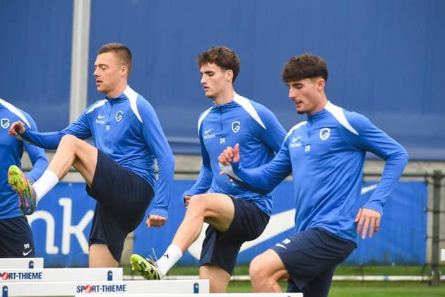 Genk s Daan Heymans, Genk s Nikolas Sattlberger and Genk s Robin Mirisola pictured in action during a training session of Belgian soccer team KRC Genk, on Wednesday 01 October 2025, in Genk. The team will play the Hungarian Ferencvarosi TC on Thursday, the second game (out of 8) in the league phase of the UEFA Europa League competition. JILLxDELSAUX  x135801149x